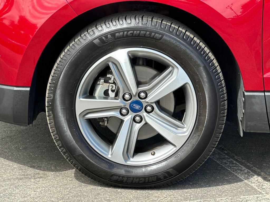 Certified 2019 Ford Edge SEL w/ Equipment Group 201A FWD image 25