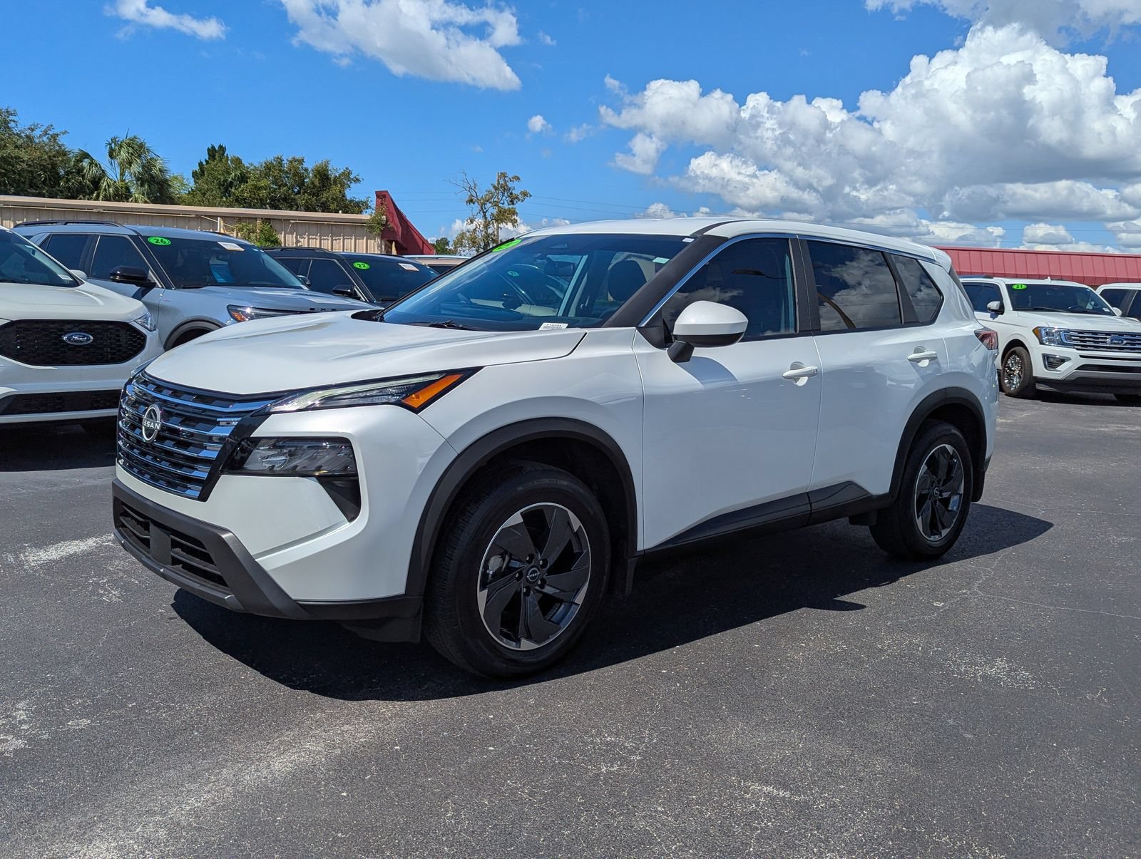 Used 2025 Nissan Rogue SV FWD image 10