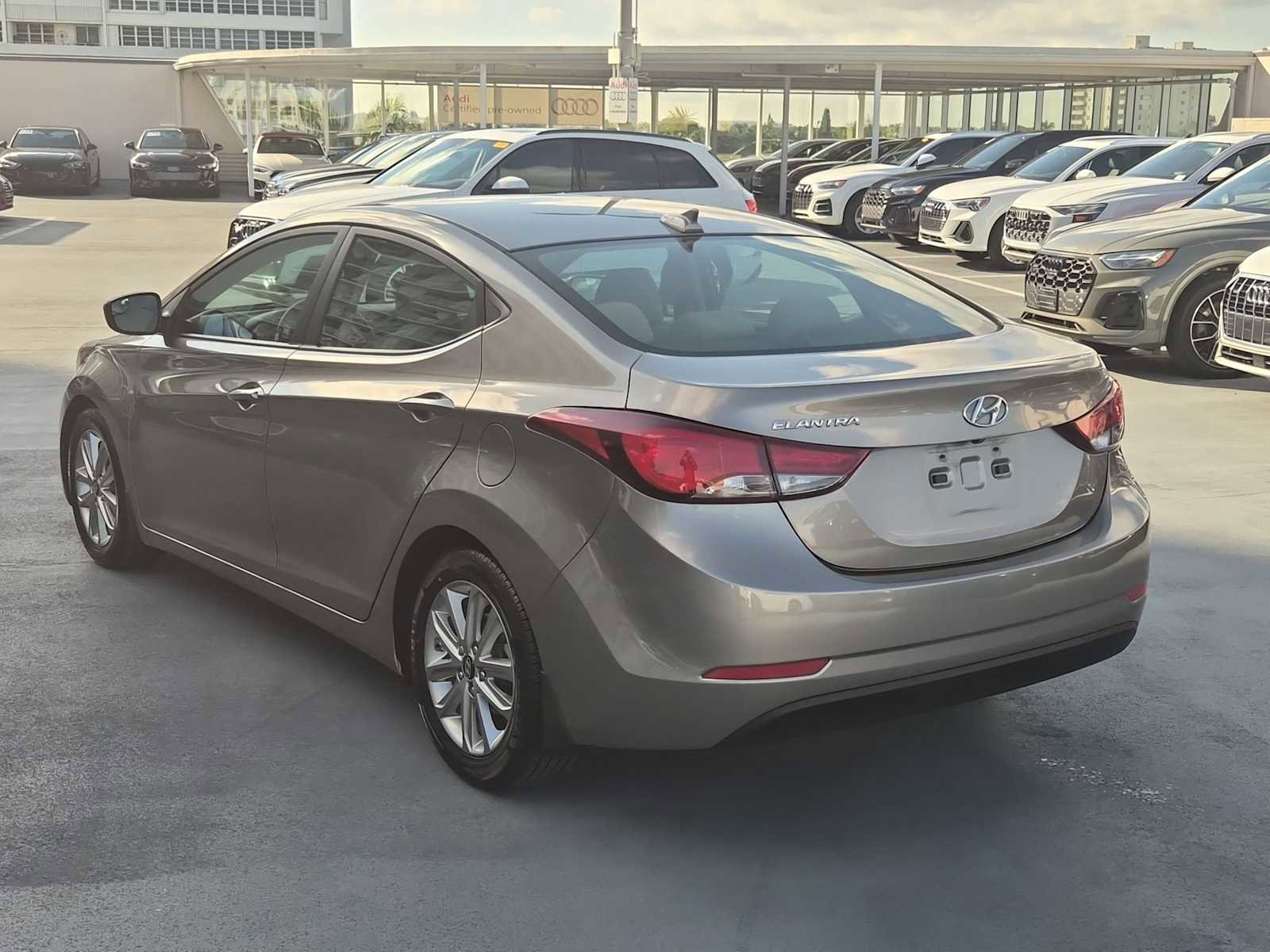 Used 2016 Hyundai Elantra SE w/ Option Group 02 image 4