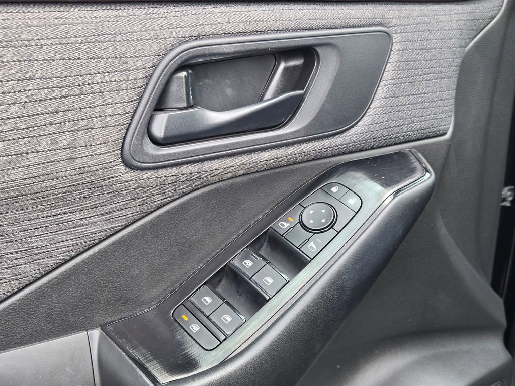 Used 2023 Nissan Rogue S FWD image 20