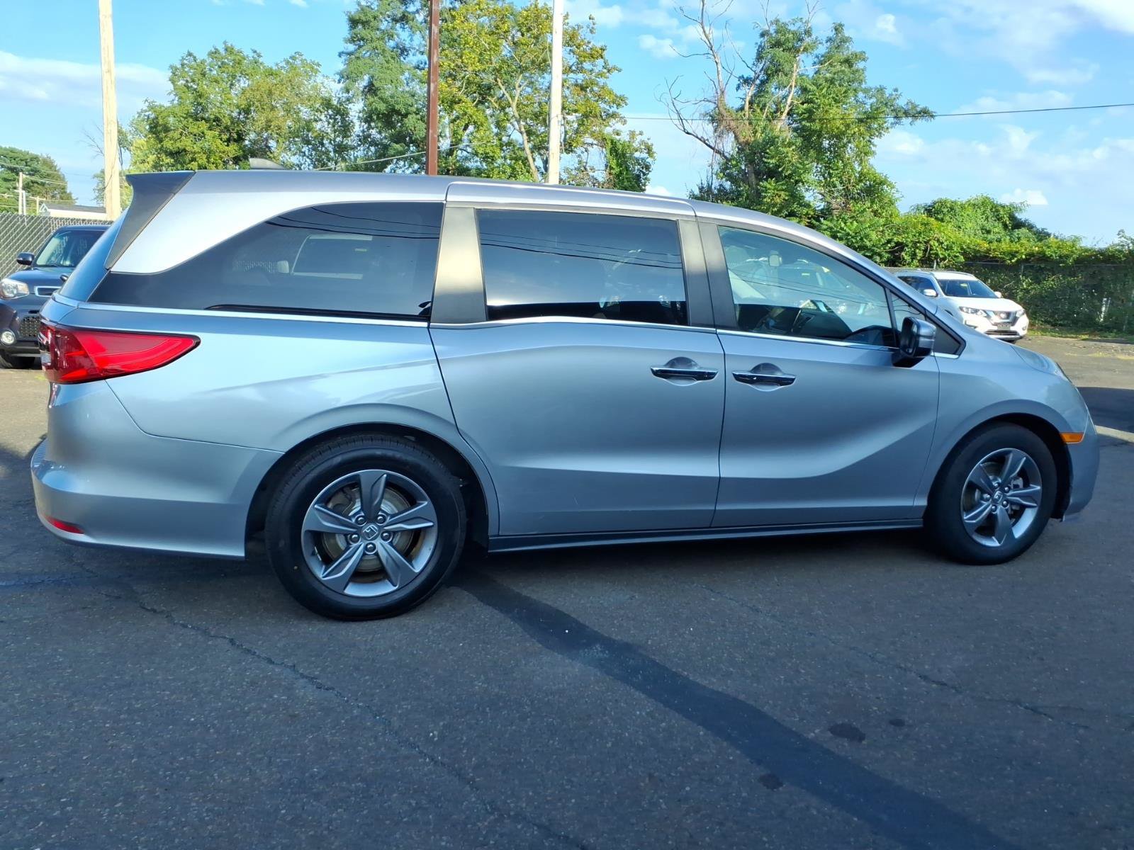 Used 2022 Honda Odyssey EX image 2