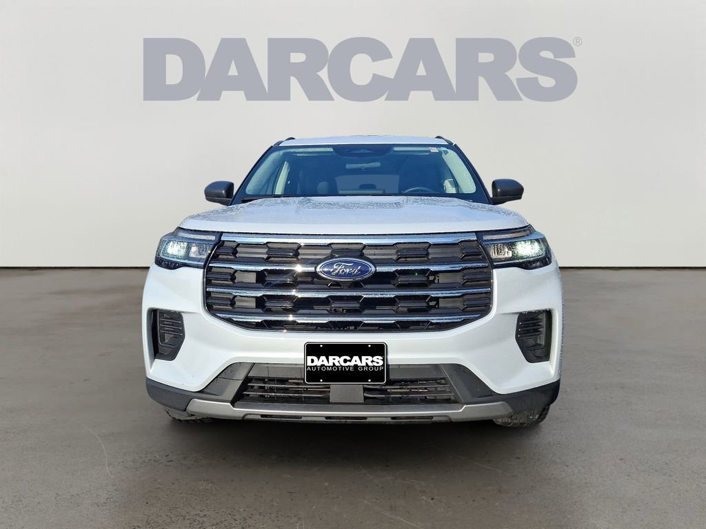 Used 2025 Ford Explorer Active image 2