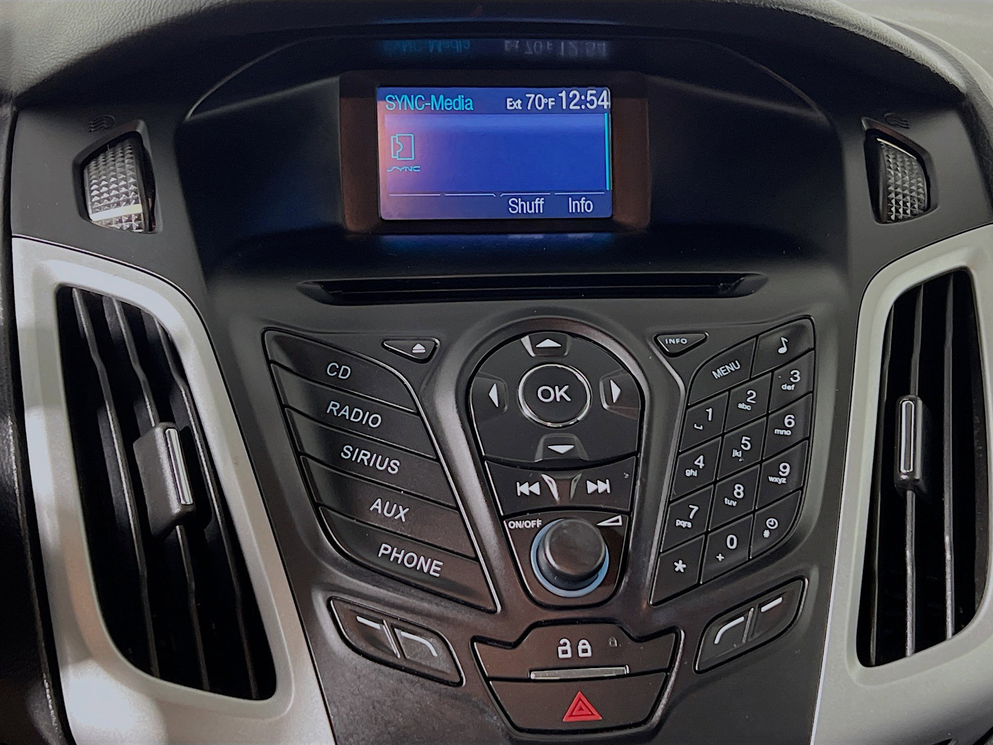 Used 2013 Ford Focus SE w/ SE Winter Pkg image 25