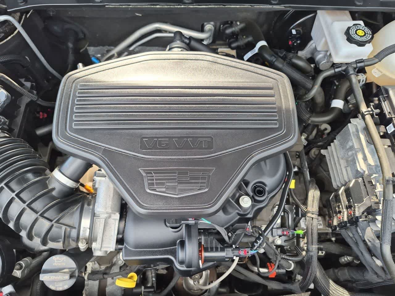 Used 2024 Cadillac XT5 Sportv w/ LPO, Red Accent Package AWD/4WD image 6