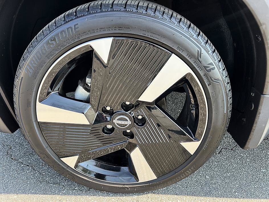 Certified 2025 Nissan Kicks SR AWD/4WD image 9