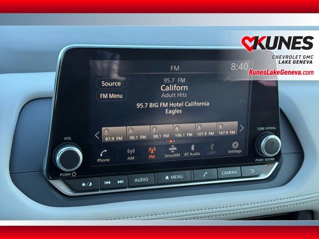 Used 2025 Nissan Rogue SV image 34