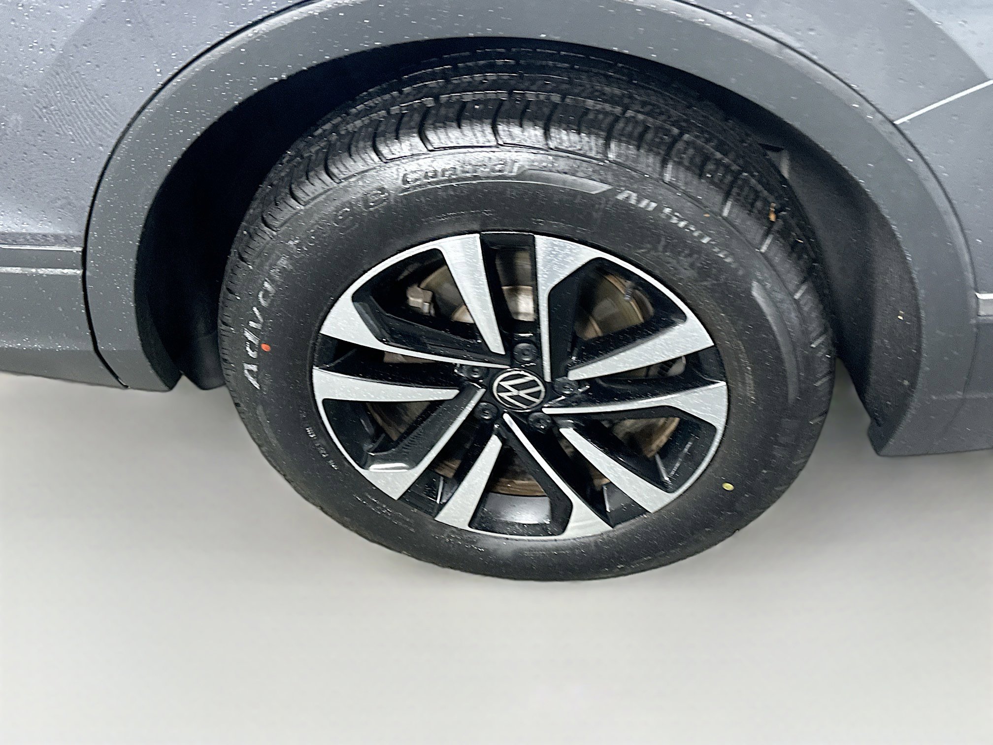 Used 2022 Volkswagen Tiguan S image 11