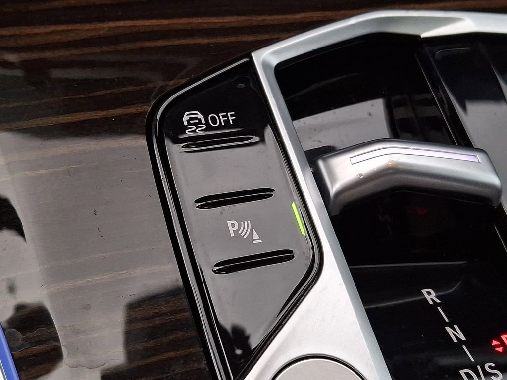 Certified 2023 BMW X7 xDrive40i w/ Parking Assistance Package image 19