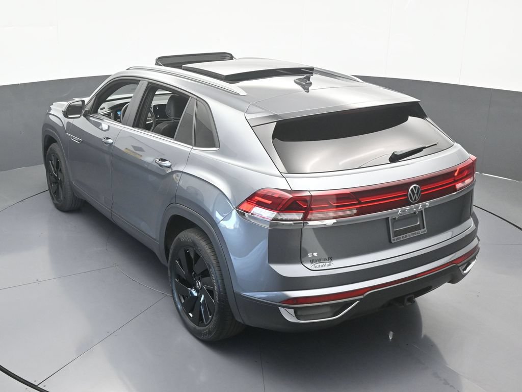 Used 2025 Volkswagen Atlas Cross Sport SE w/ Panoramic Sunroof Package FWD image 56