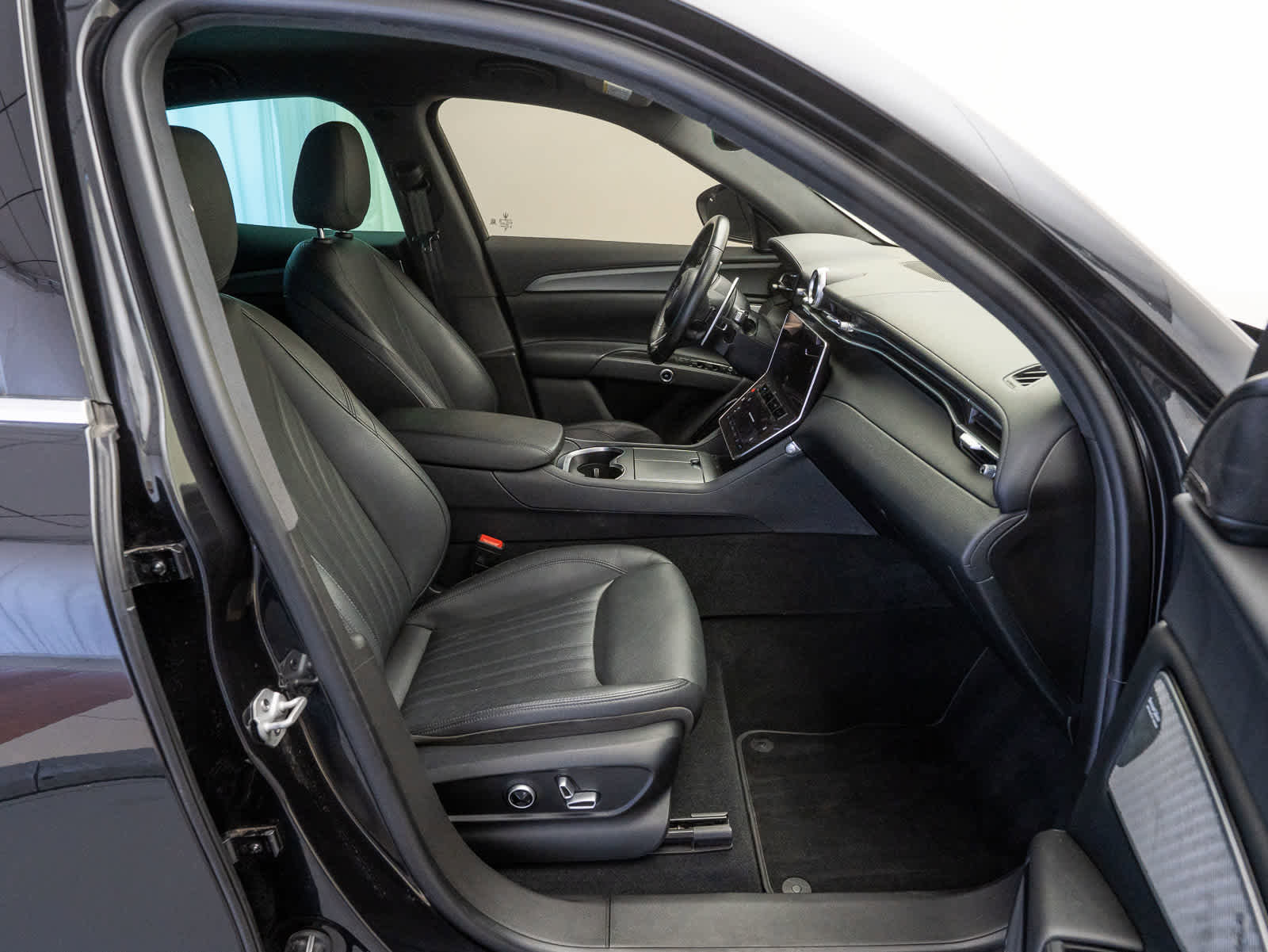 Used 2024 Maserati Grecale GT image 10