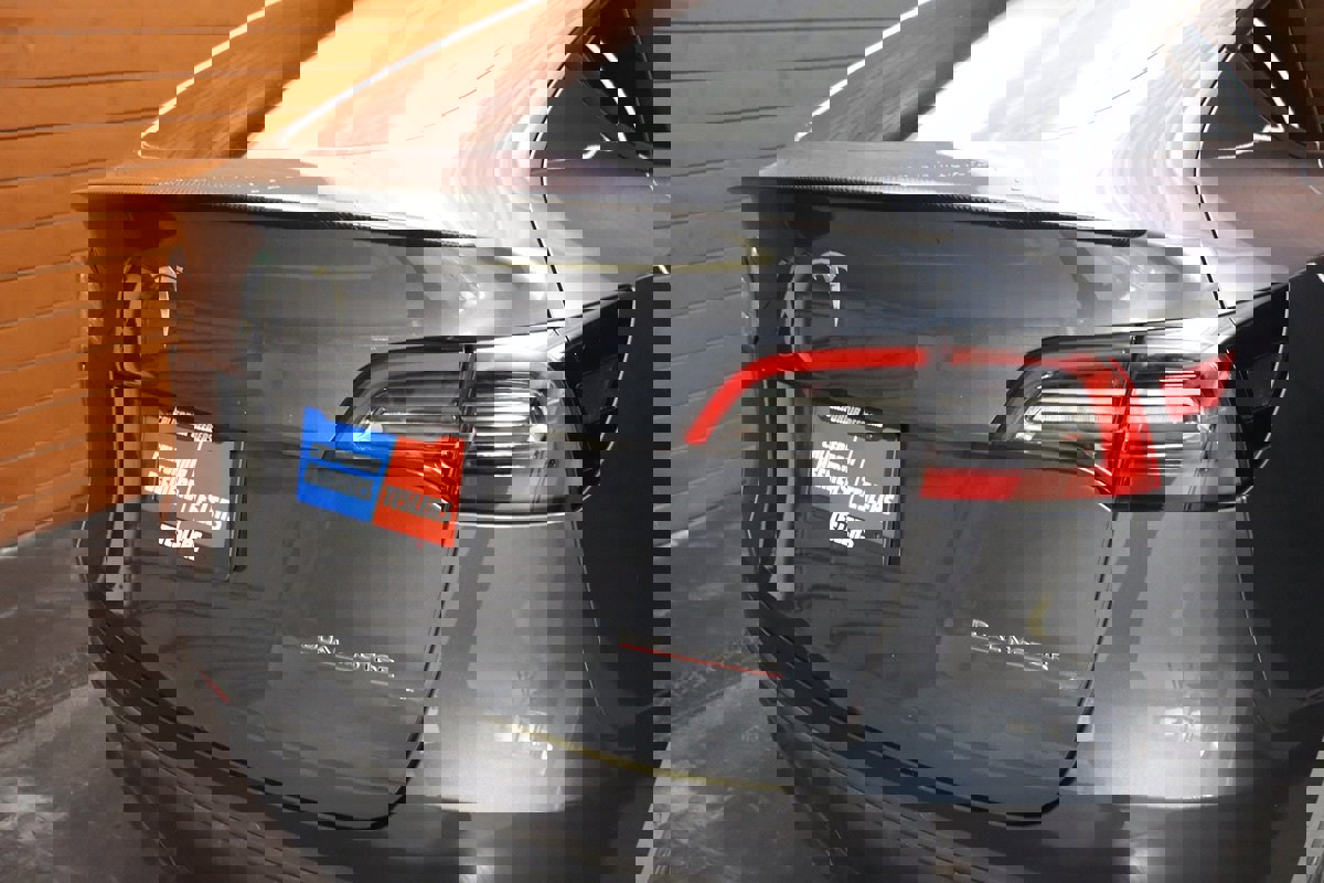 Used 2022 Tesla Model Y Performance image 13