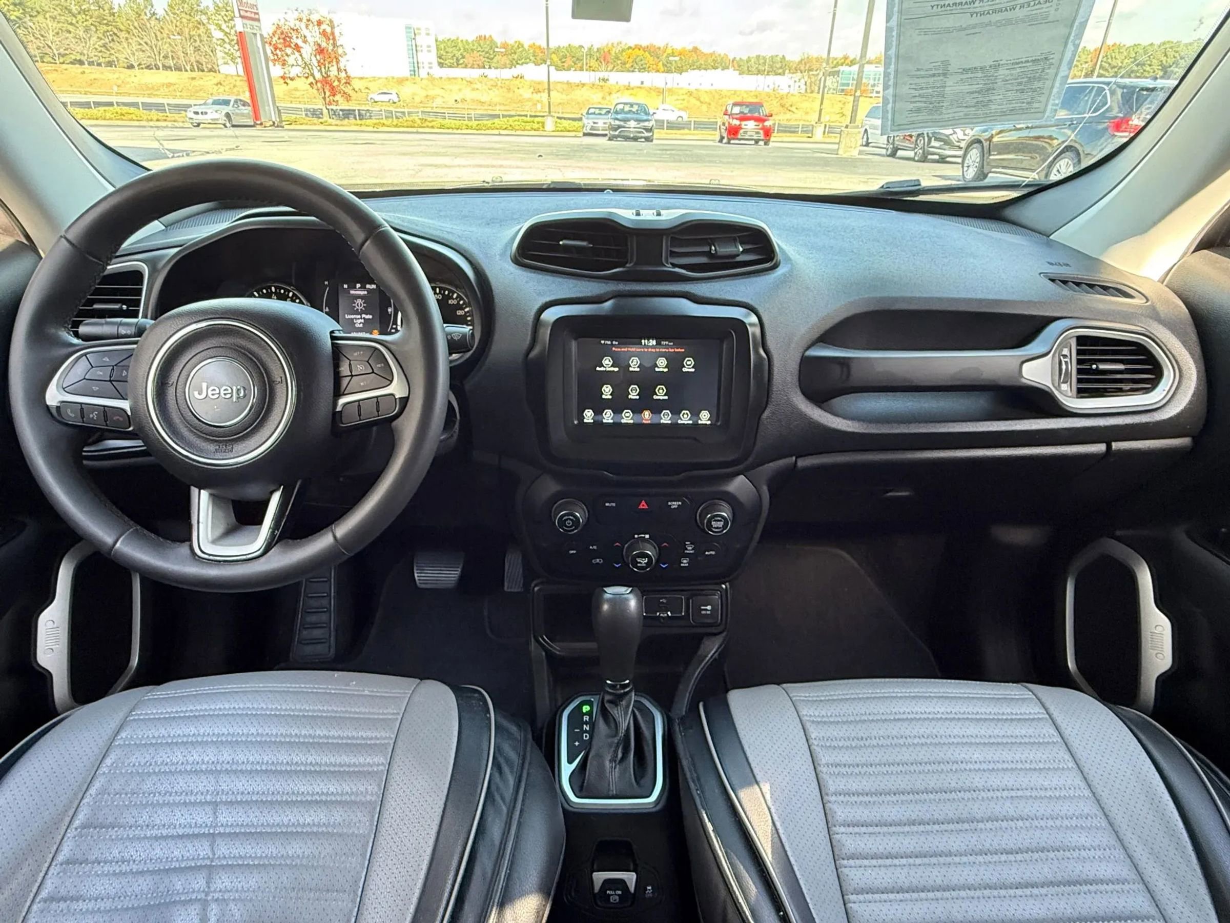 Used 2018 Jeep Renegade Latitude image 3