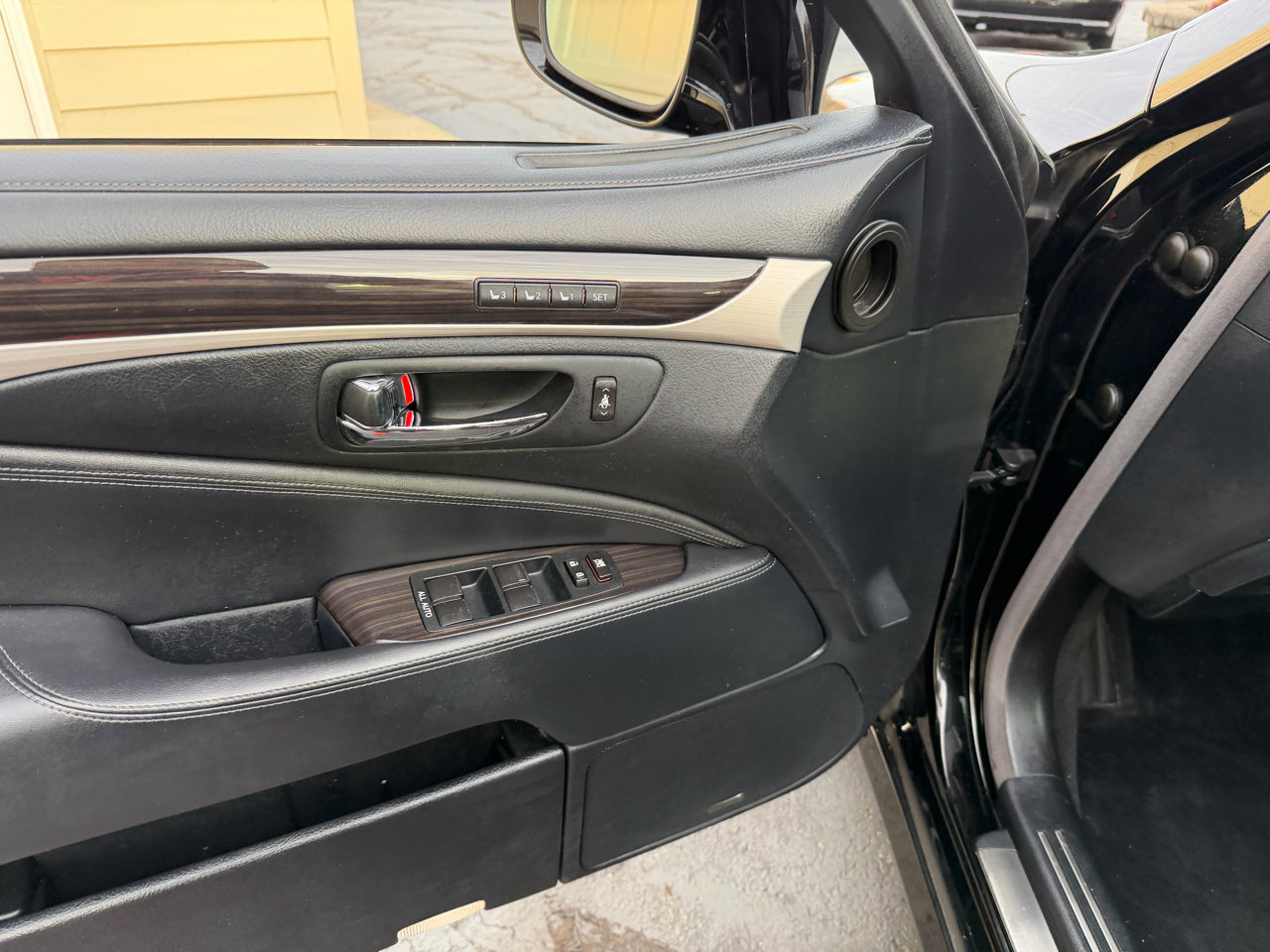 Used 2013 Lexus LS 460 Luxury Sedan AWD w/ Comfort Pkg image 21