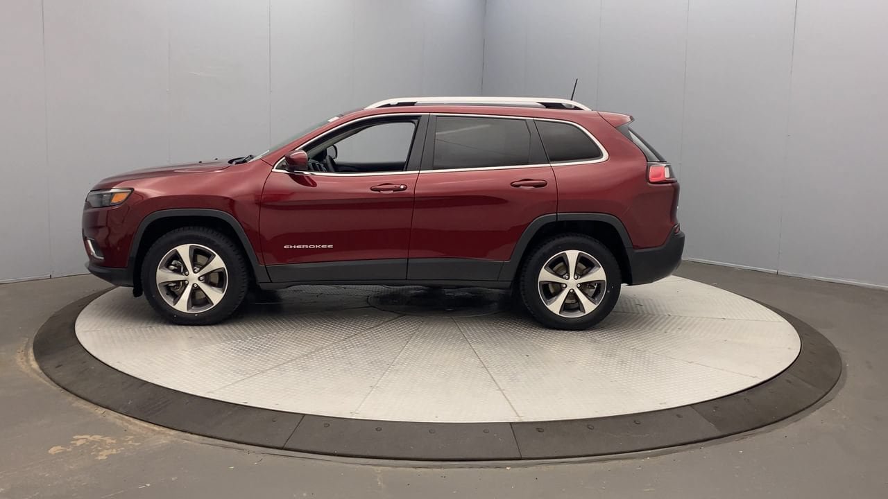 Used 2021 Jeep Cherokee Limited w/ Trailer Tow Group AWD/4WD image 2