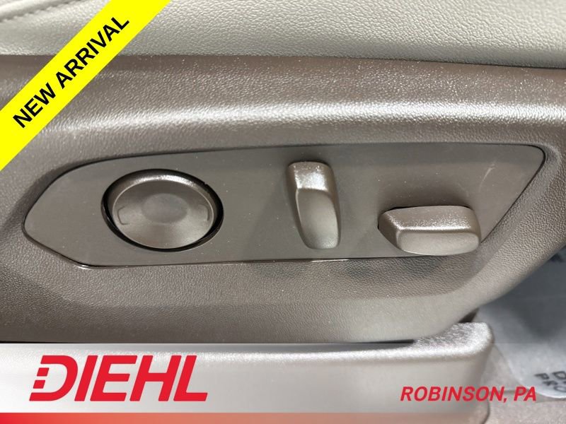 Used 2023 Chevrolet Tahoe LT w/ Luxury Package AWD/4WD image 18