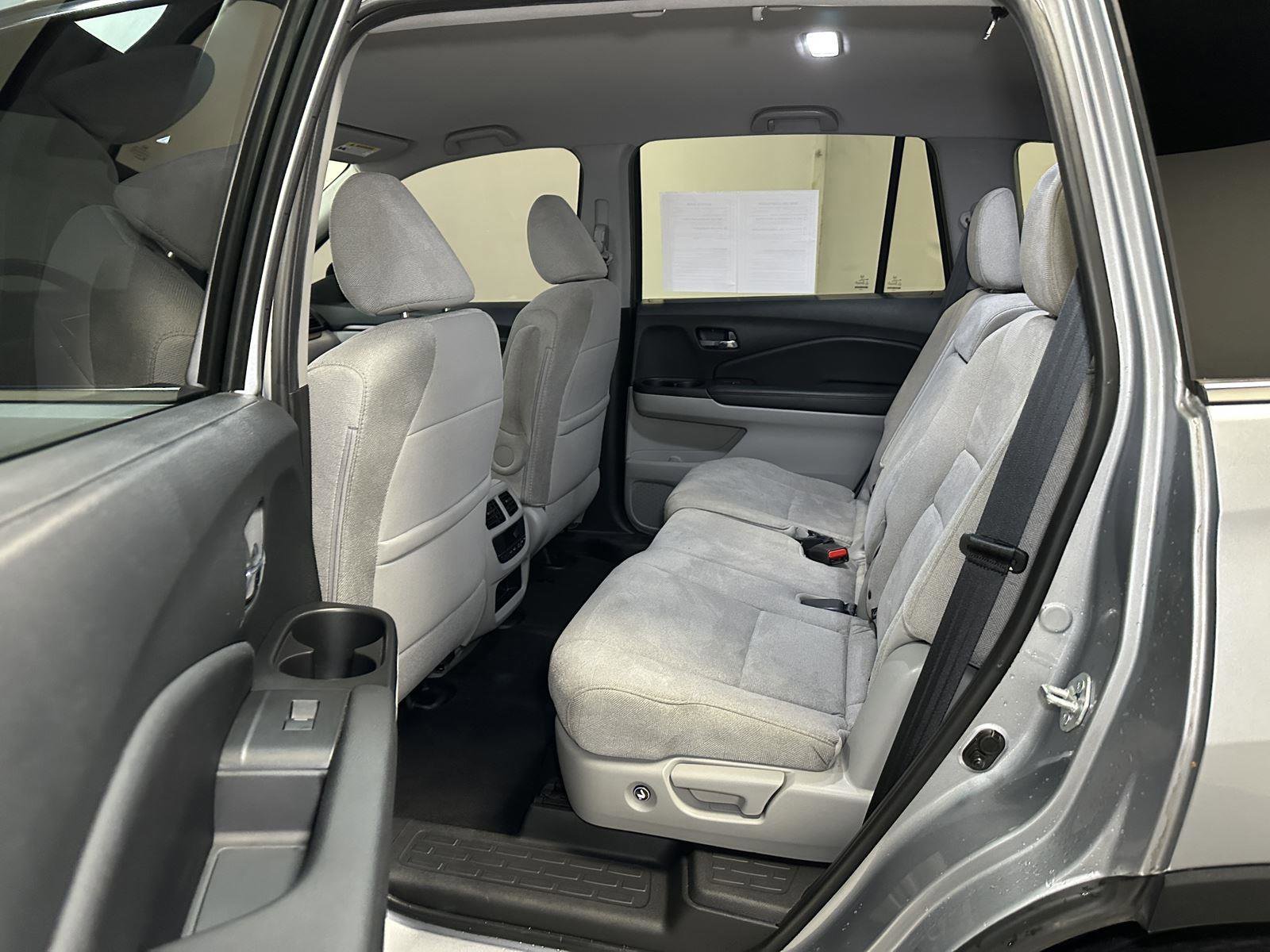 Used 2021 Honda Pilot EX image 32