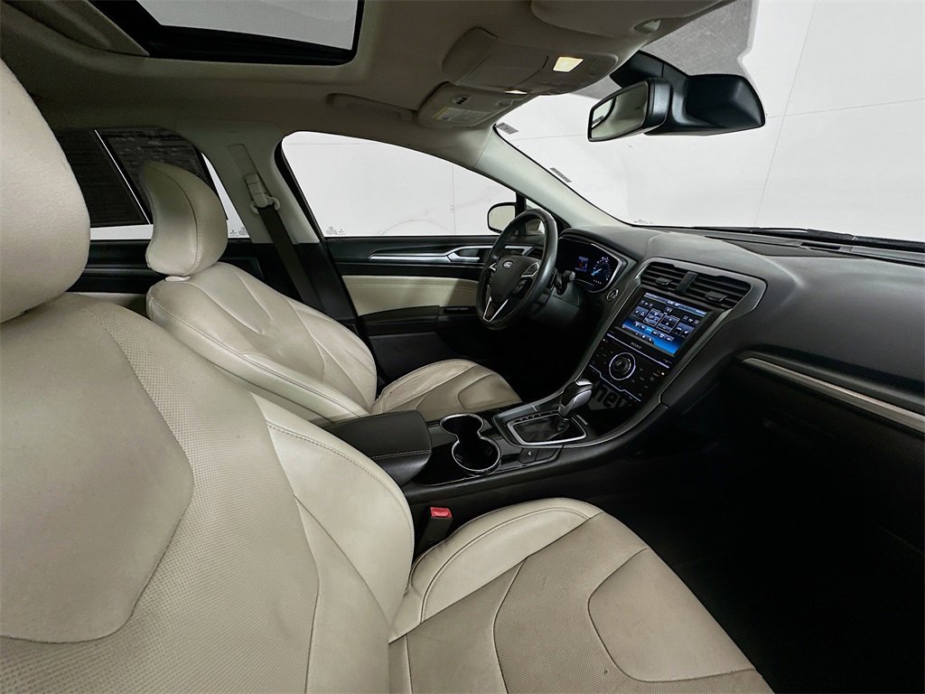 Used 2015 Ford Fusion Titanium image 29