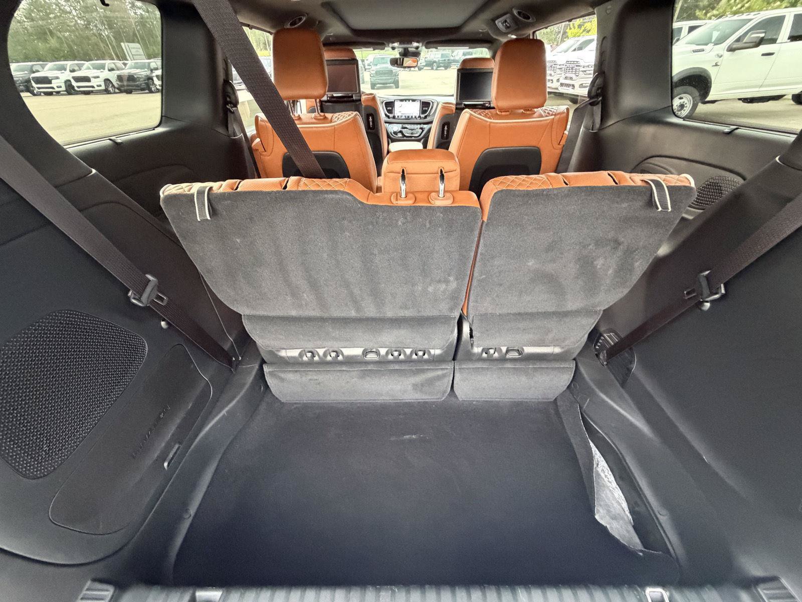 Certified 2024 Chrysler Pacifica Pinnacle AWD/4WD image 19