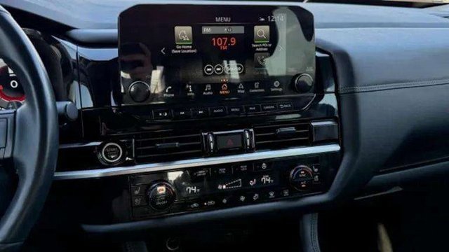 Used 2024 Nissan Pathfinder Platinum image 34