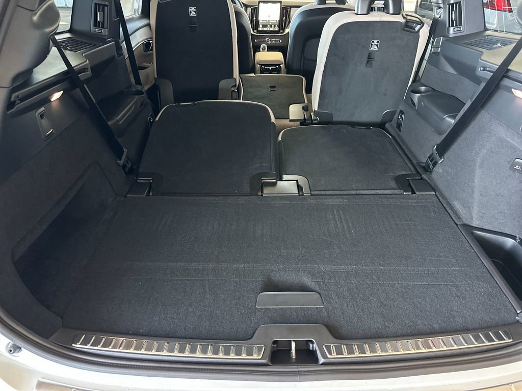 New 2026 Volvo XC90 B6 Plus w/ Protection Package Premier image 15