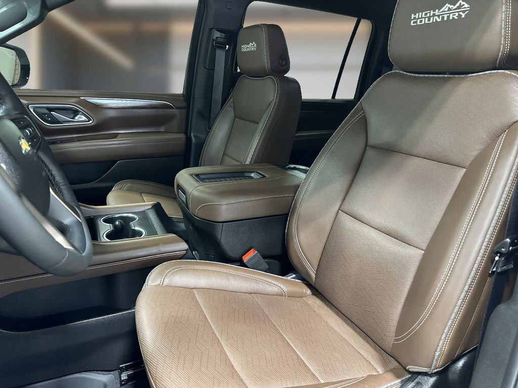 Used 2023 Chevrolet Suburban High Country AWD/4WD image 13