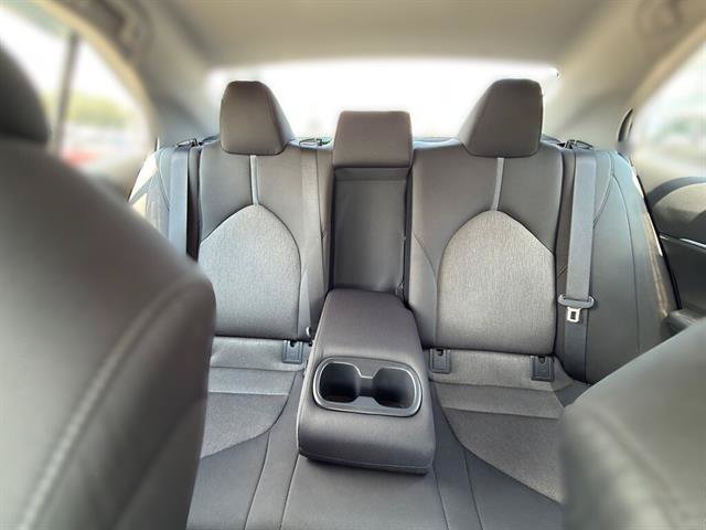 Used 2021 Toyota Camry LE FWD image 7
