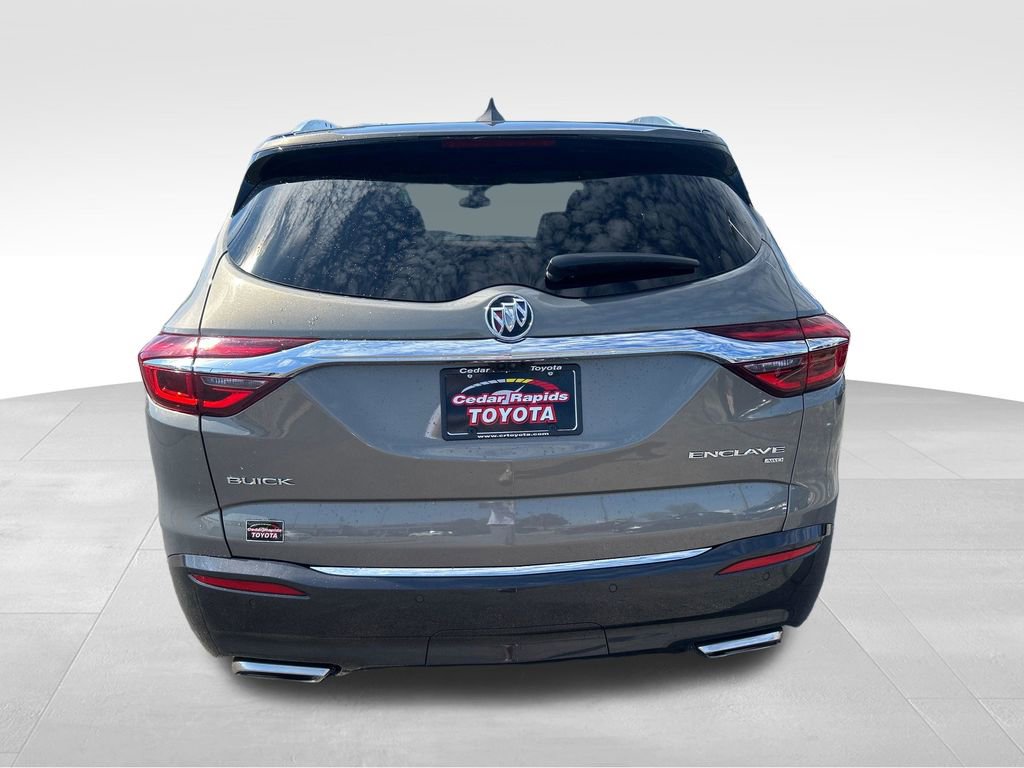 Used 2018 Buick Enclave Avenir w/ Trailering Package AWD/4WD image 4