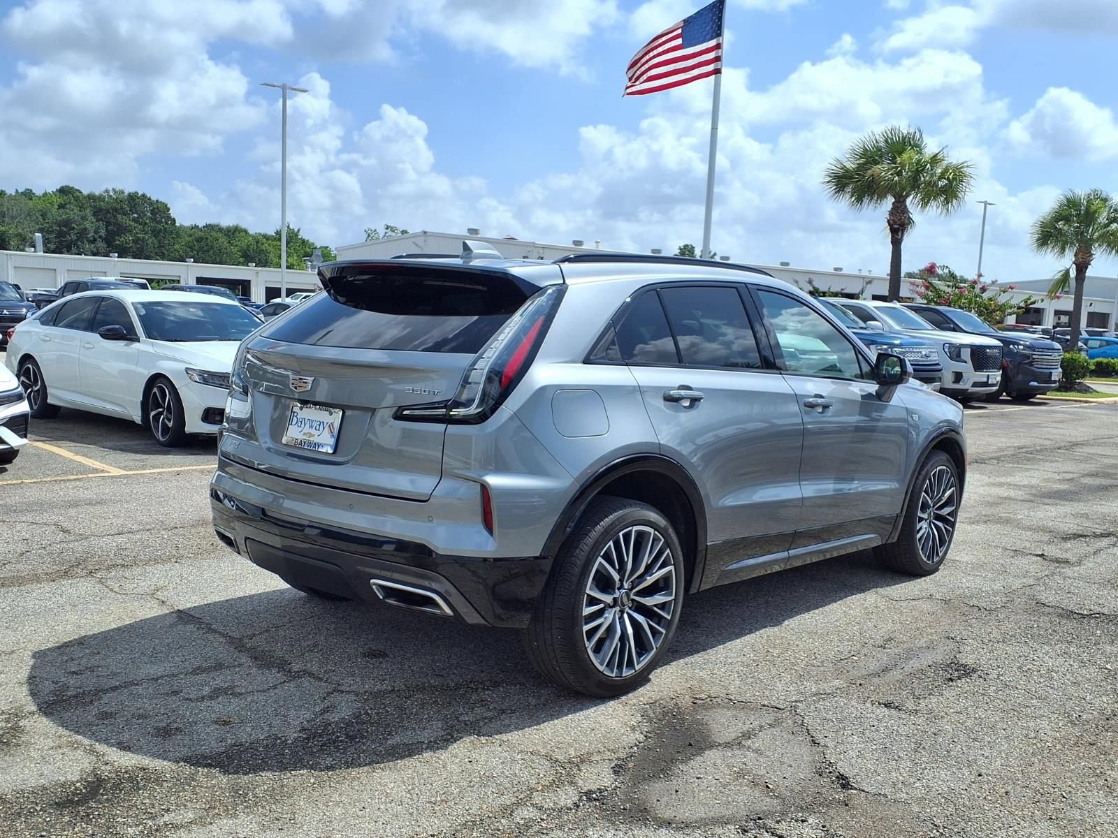 Used 2024 Cadillac XT4 Sport FWD image 2