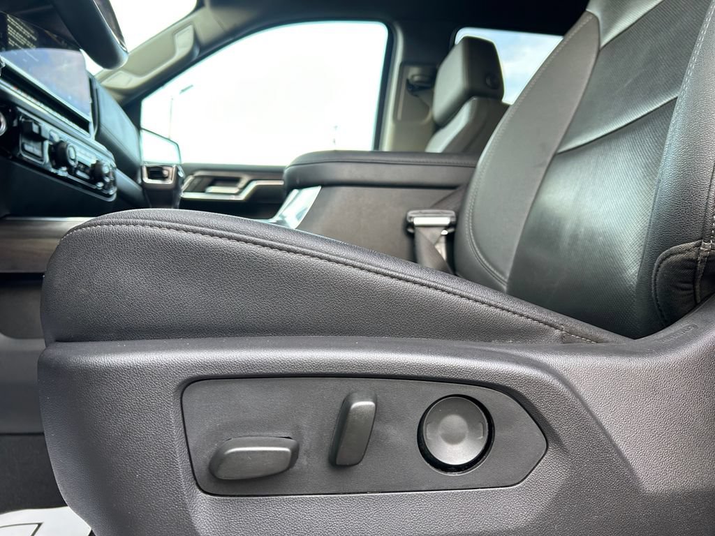 Used 2024 Chevrolet Silverado 1500 LTZ AWD/4WD image 27
