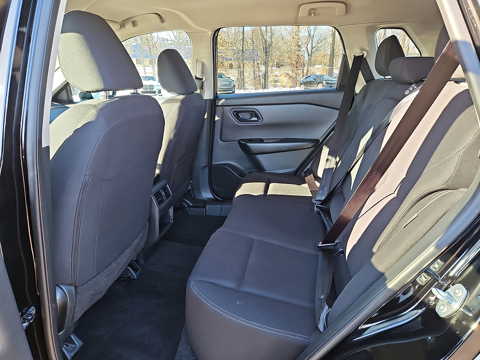 Used 2024 Nissan Rogue S image 10