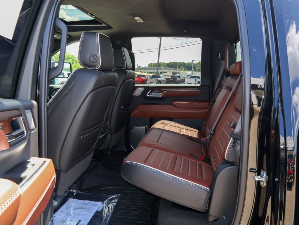 New 2026 GMC Sierra 3500 Denali Ultimate AWD/4WD image 13