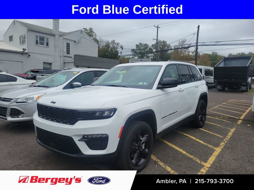 Used 2023 Jeep Grand Cherokee Limited w/ Black Appearance Package