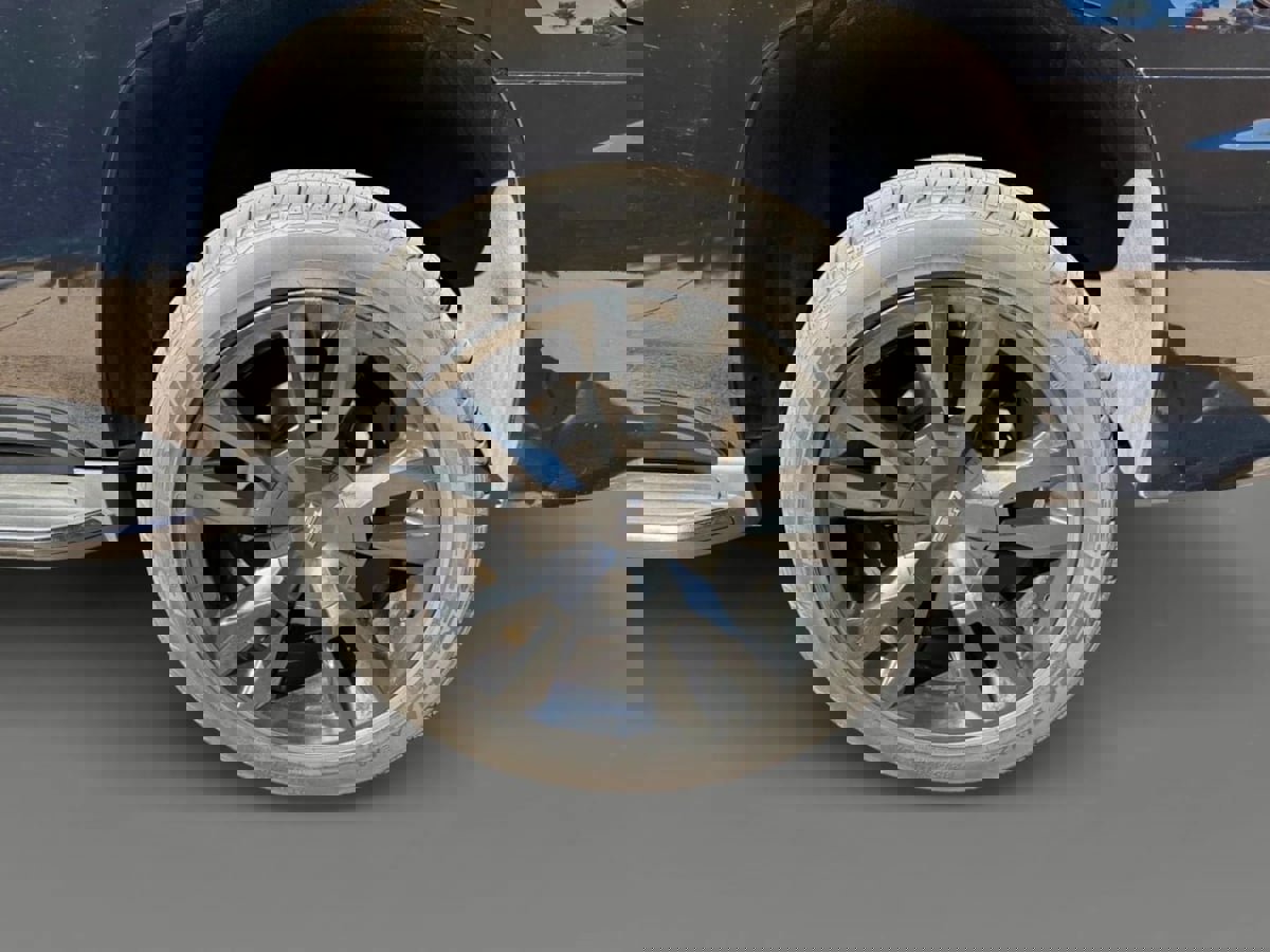 Used 2018 Chevrolet Tahoe Premier w/ RST Edition image 25