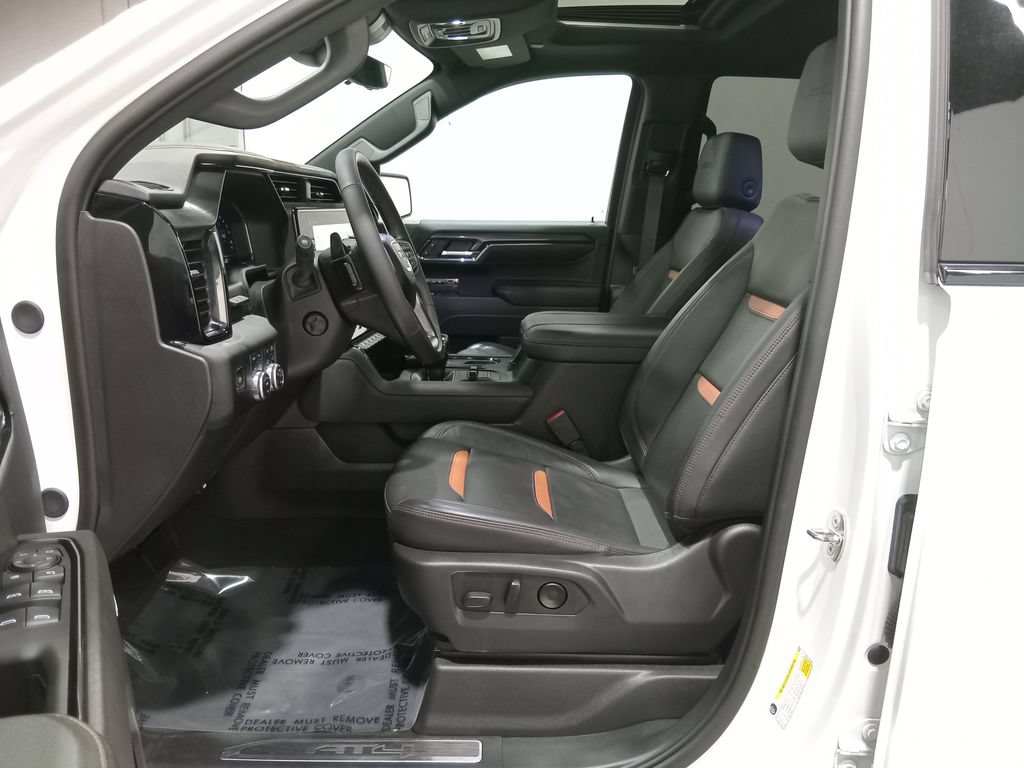 Used 2024 GMC Sierra 1500 AT4 w/ Technology Package AWD/4WD image 18