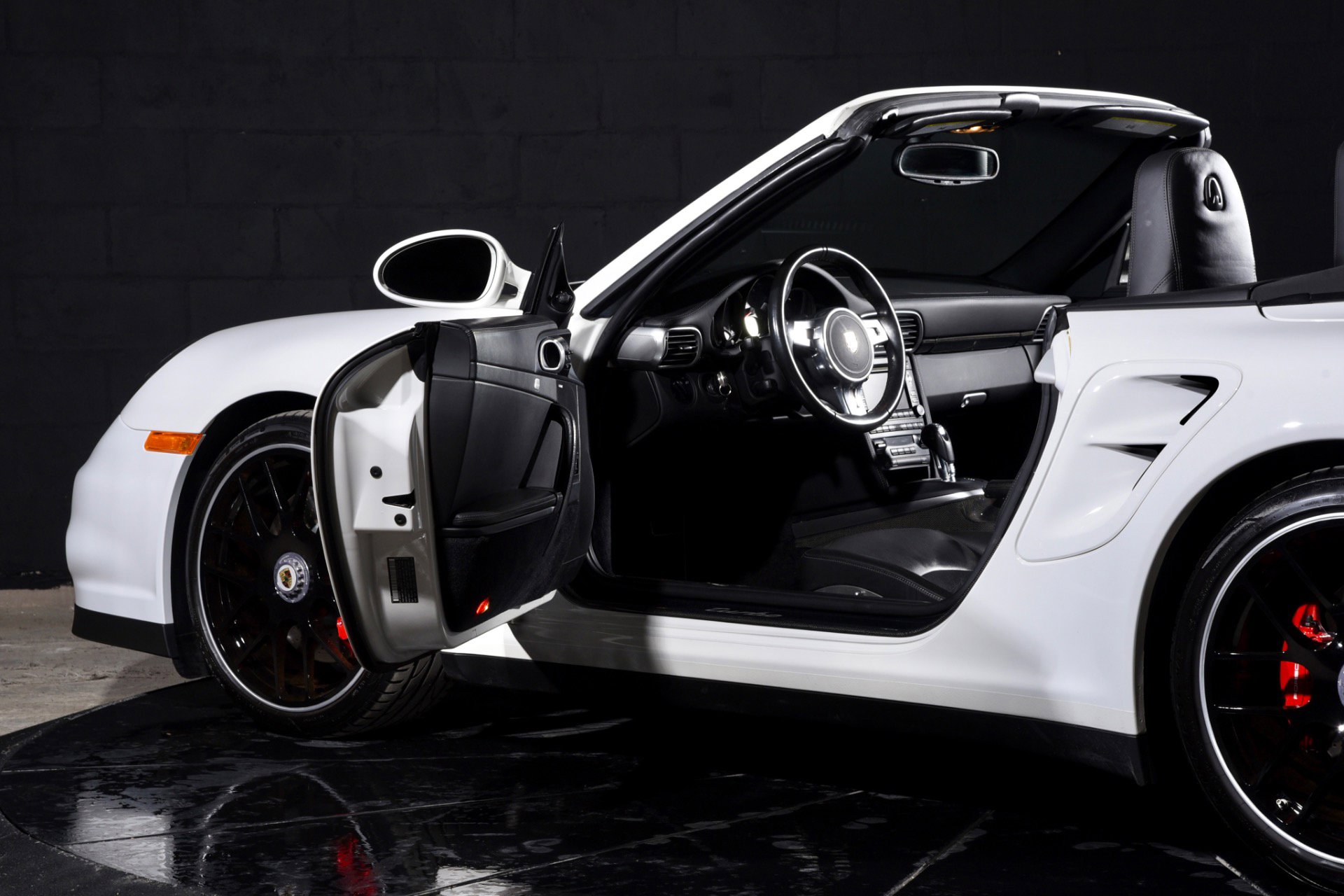 Used 2011 Porsche 911 Turbo image 16