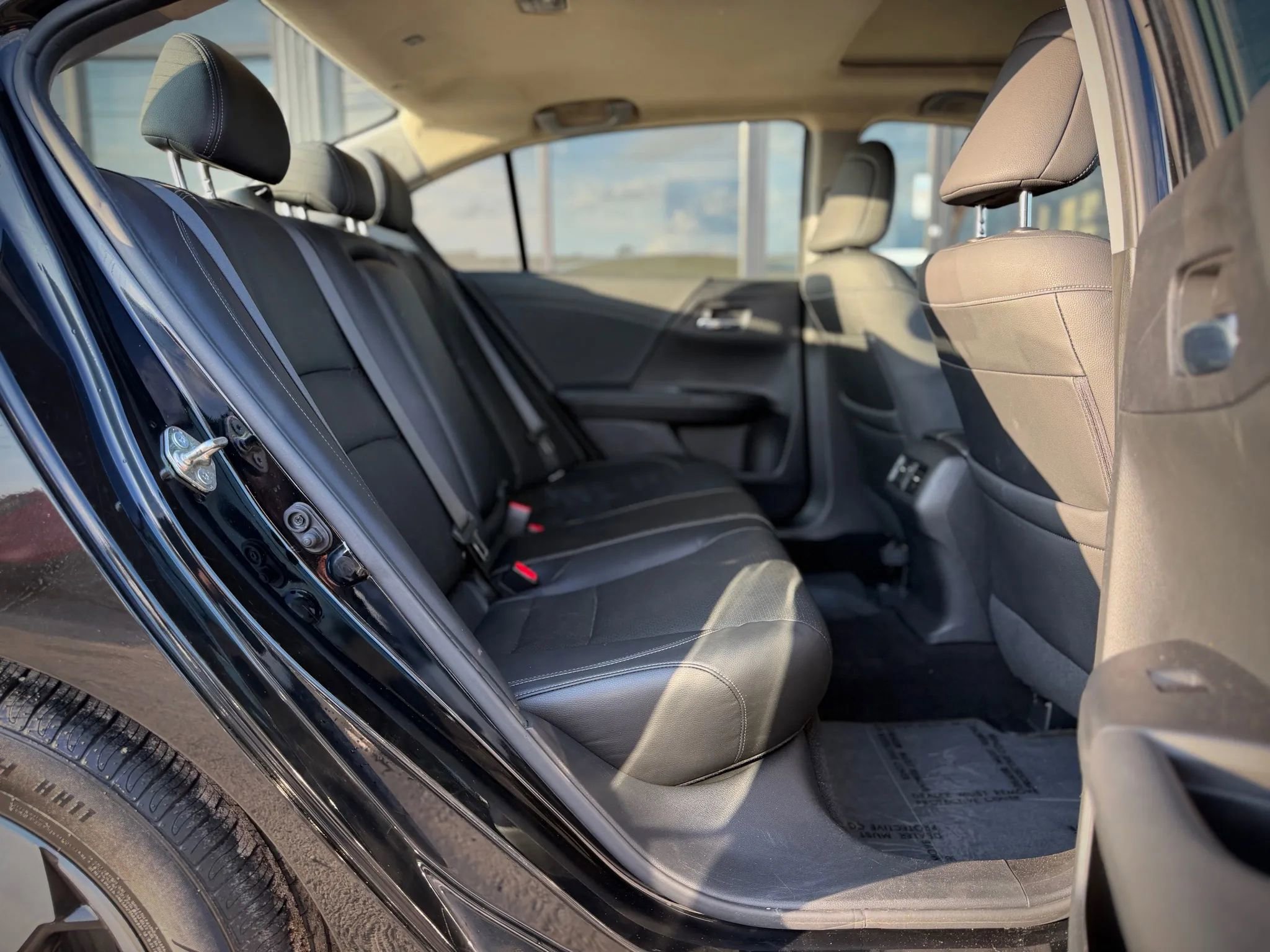 Used 2017 Honda Accord EX-L image 18