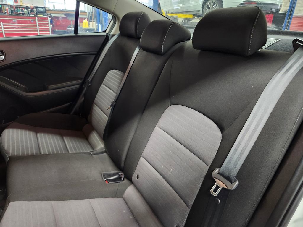 Used 2018 Kia Forte S w/ S Technology Plus Package FWD image 12