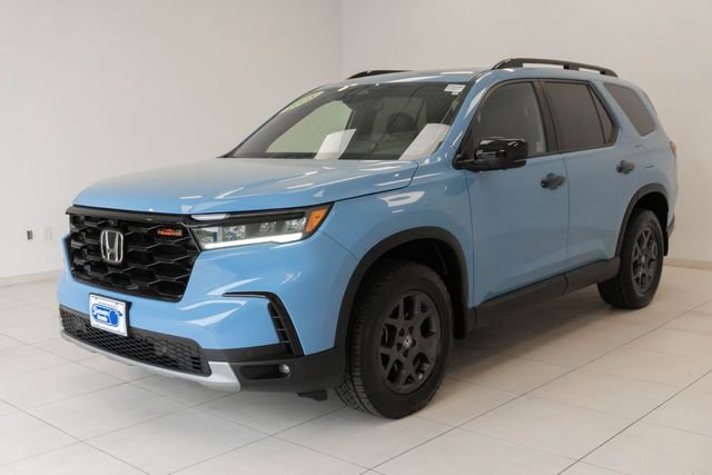 Used 2025 Honda Pilot TrailSport image 6