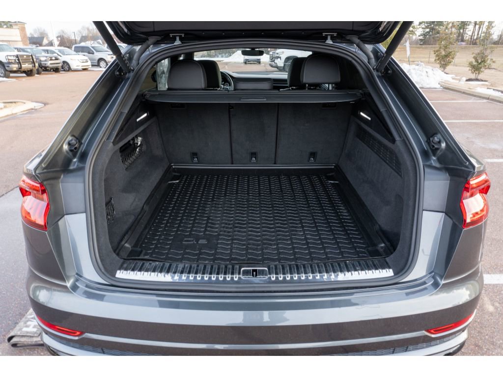 Used 2021 Audi Q8 Prestige image 15