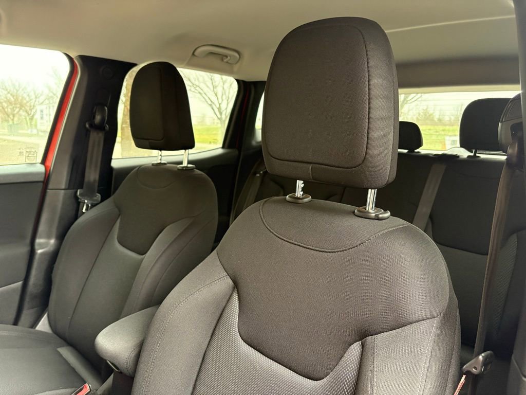 Used 2019 Jeep Renegade Sport image 21