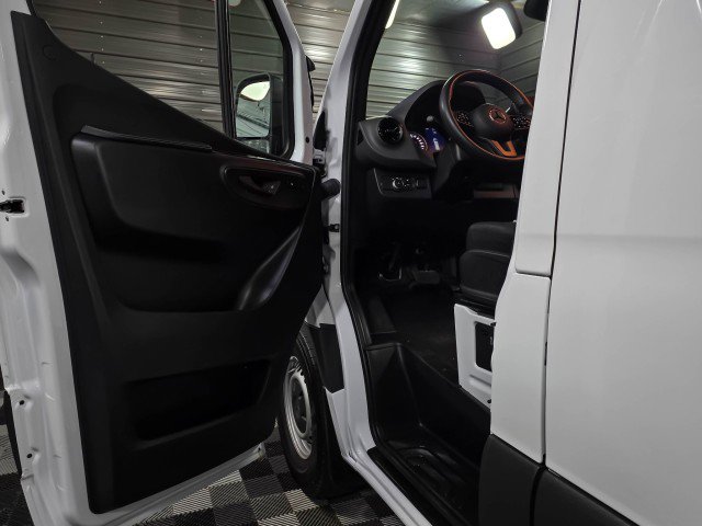 Used 2024 Mercedes-Benz Sprinter 2500 image 29
