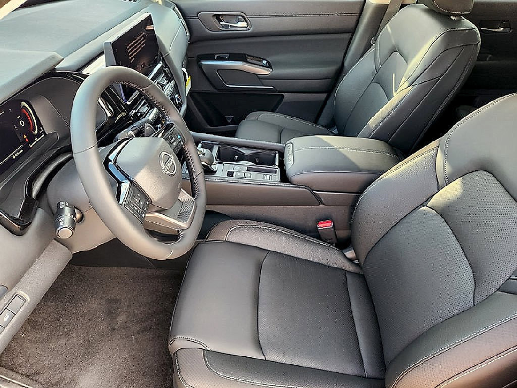 New 2026 Nissan Pathfinder SL FWD image 14