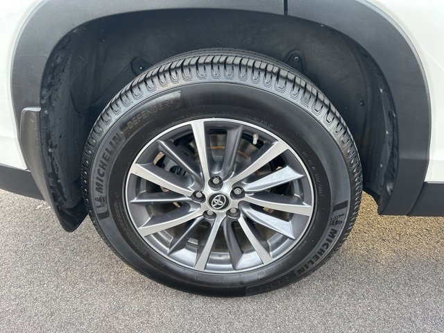 Used 2019 Toyota Highlander XLE image 31
