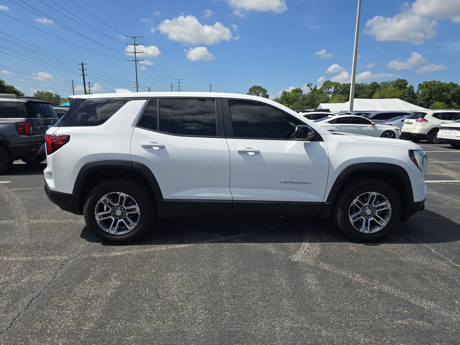 Used 2025 GMC Terrain Elevation FWD image 3