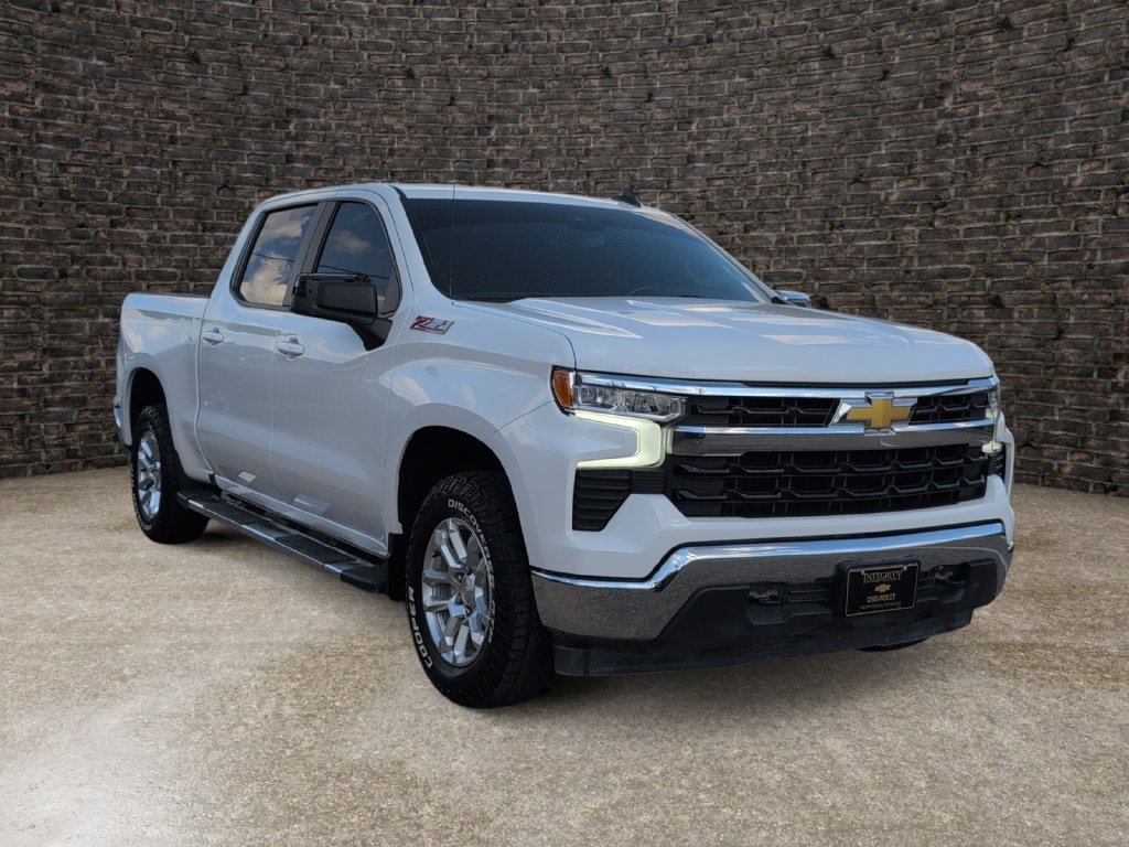 Used 2025 Chevrolet Silverado 1500 LT AWD/4WD image 2