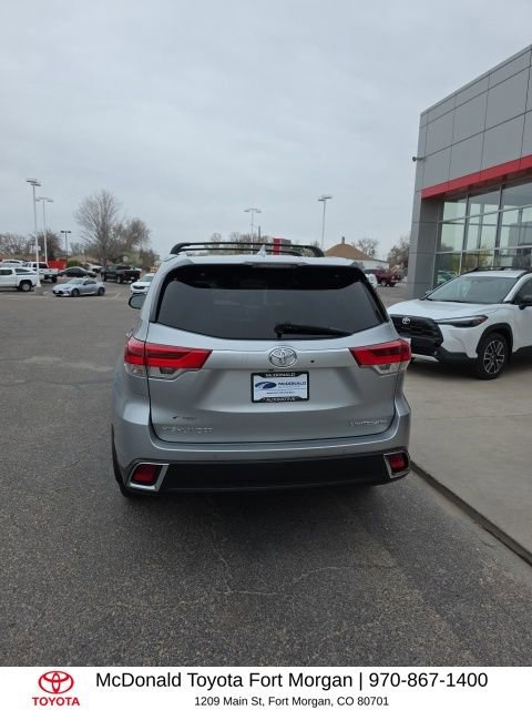 Used 2017 Toyota Highlander Limited Platinum image 4