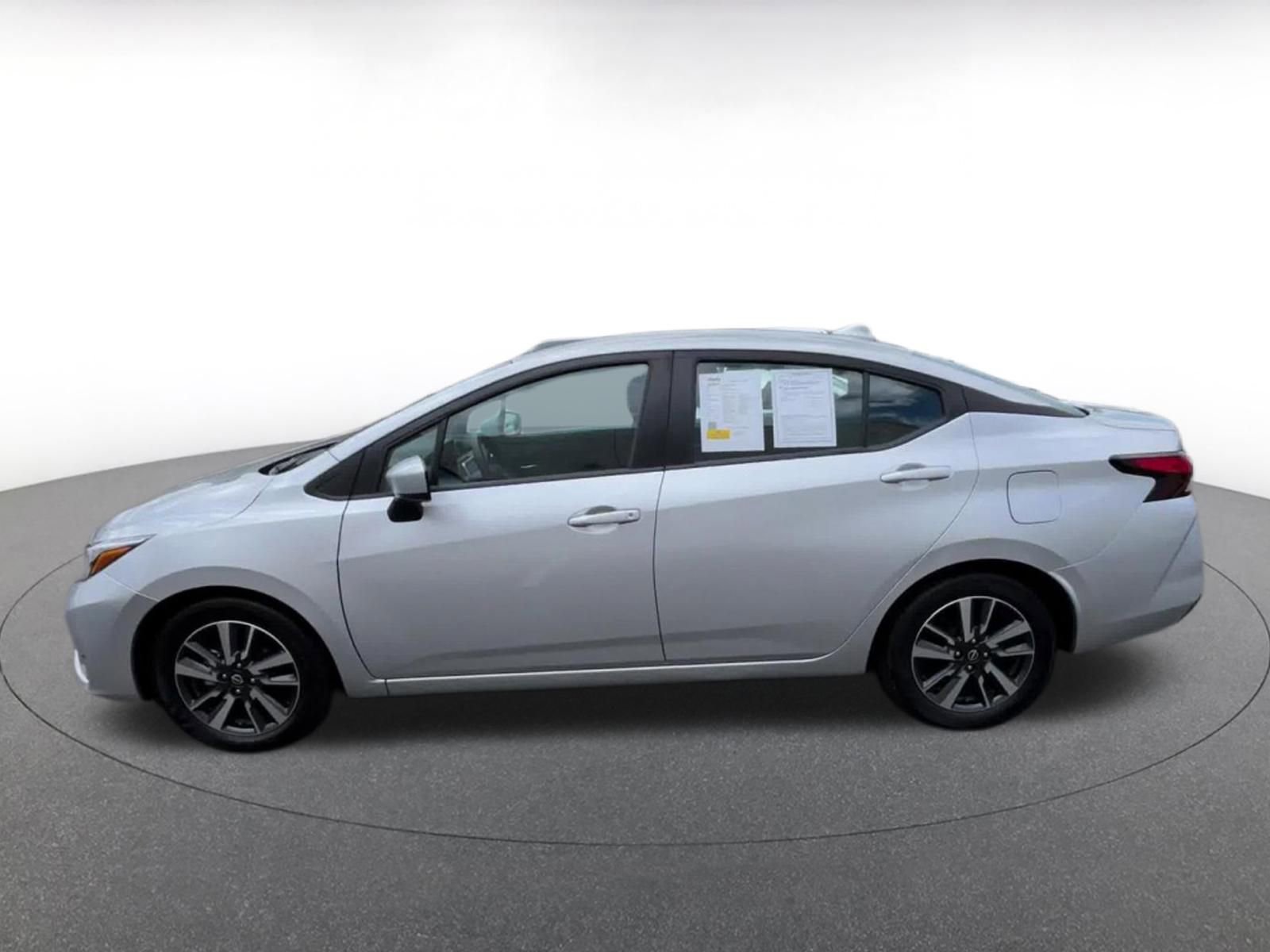 Used 2025 Nissan Versa SV FWD image 8
