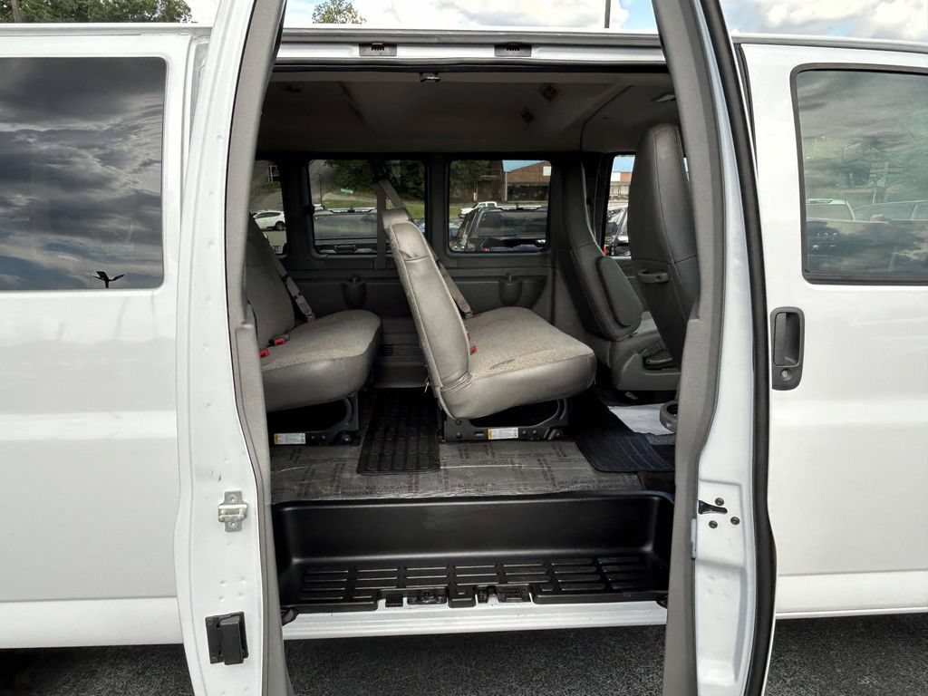 Used 2026 GMC Savana 3500 LT w/ LT Preferred Equipment Group RWD image 12