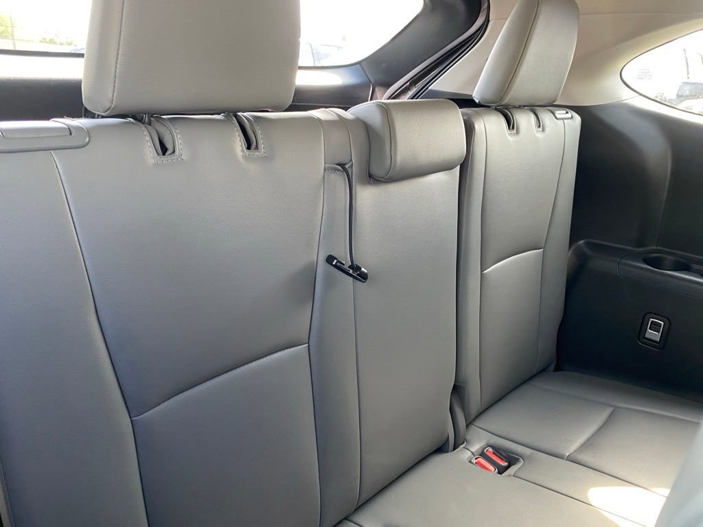 Used 2021 Toyota Highlander XLE AWD/4WD image 22