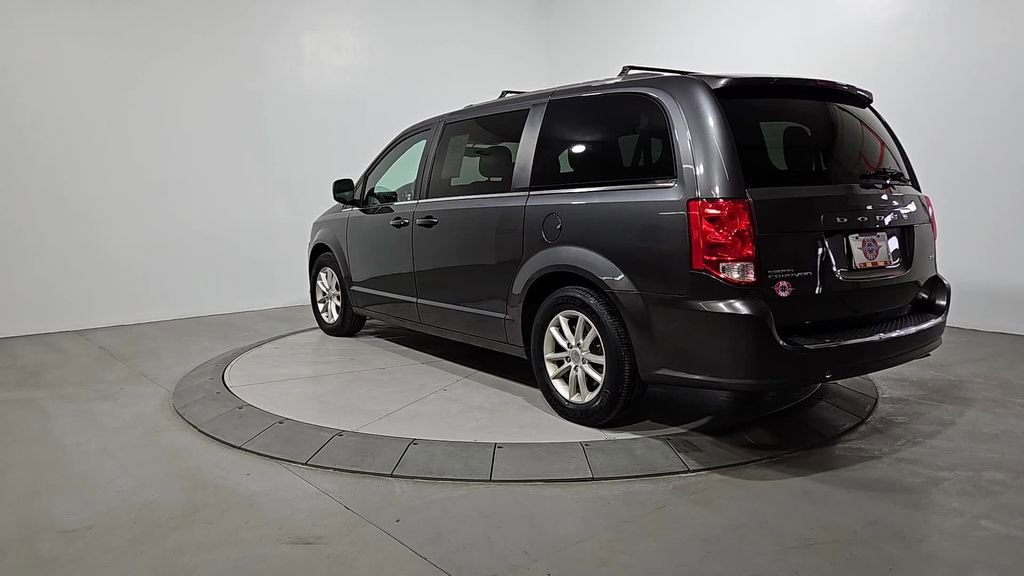 Used 2018 Dodge Grand Caravan SXT image 3